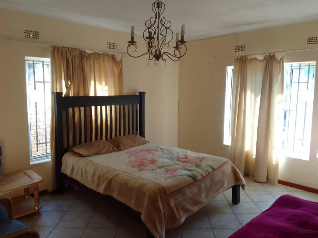 Bed and Breakfast Sugar Shack Backpackers Botswana Gaborone Zewnętrze zdjęcie