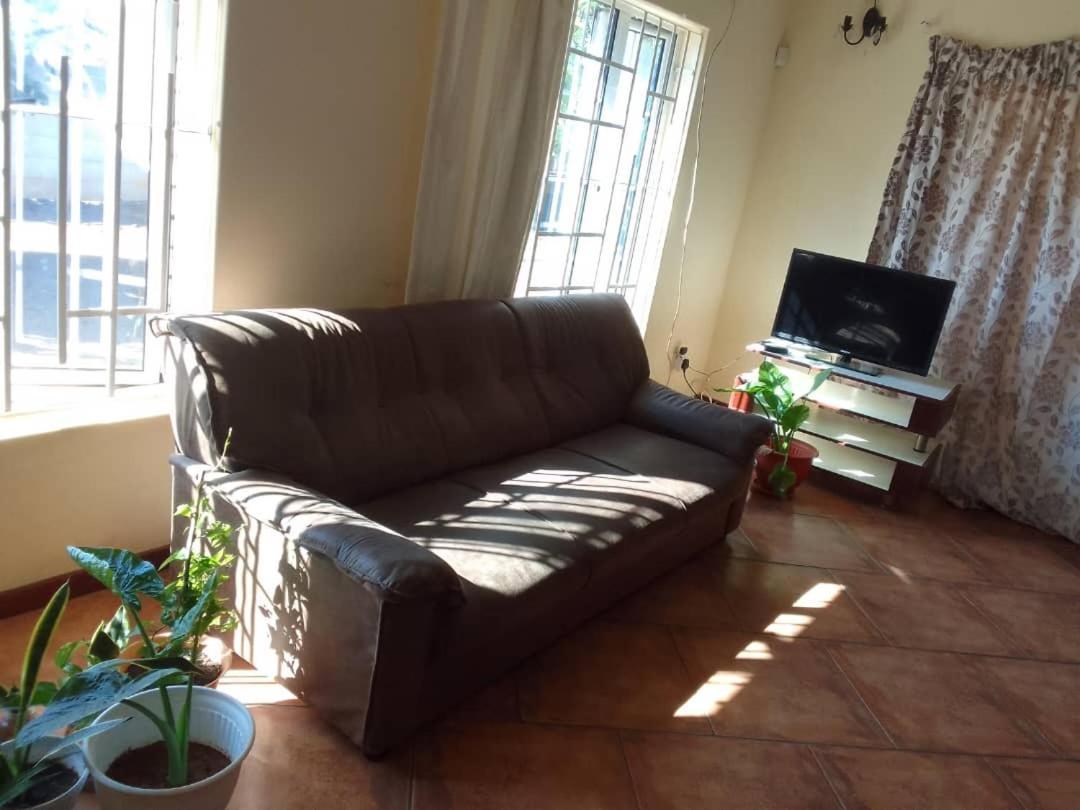 Bed and Breakfast Sugar Shack Backpackers Botswana Gaborone Zewnętrze zdjęcie